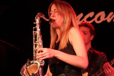 Saxophonistin Stephanie Lottermoser in Rohrbach