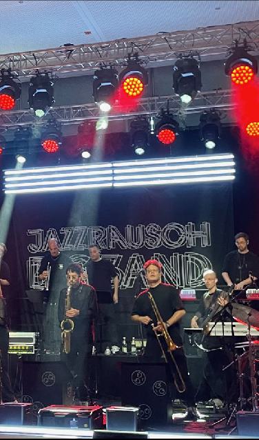 Jazzrausch Big Band begeistert bei Audi Sommerkonzerten 